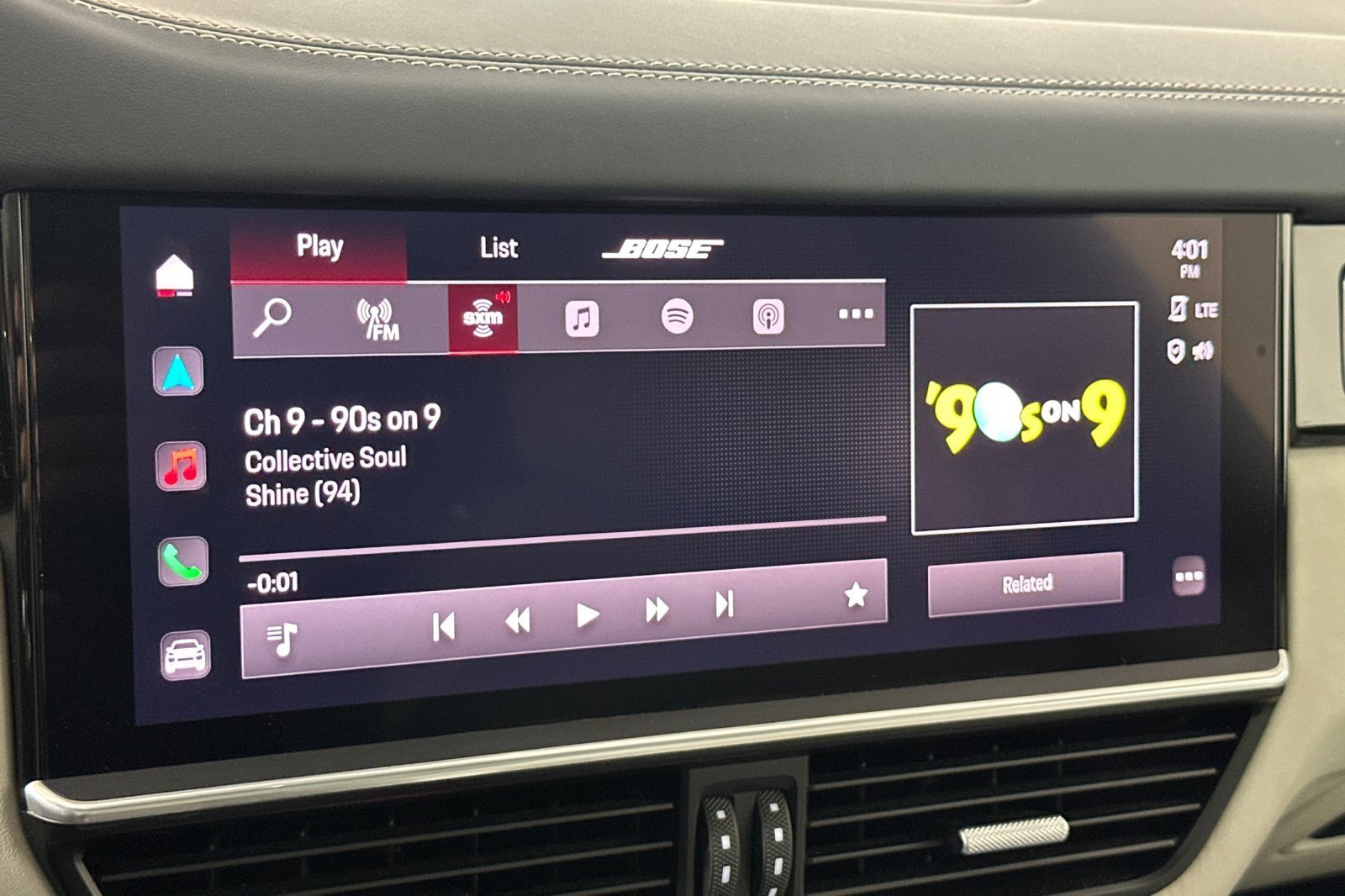 Used 2023 Porsche Cayenne S Platinum w/ Premium Package Plus image 17