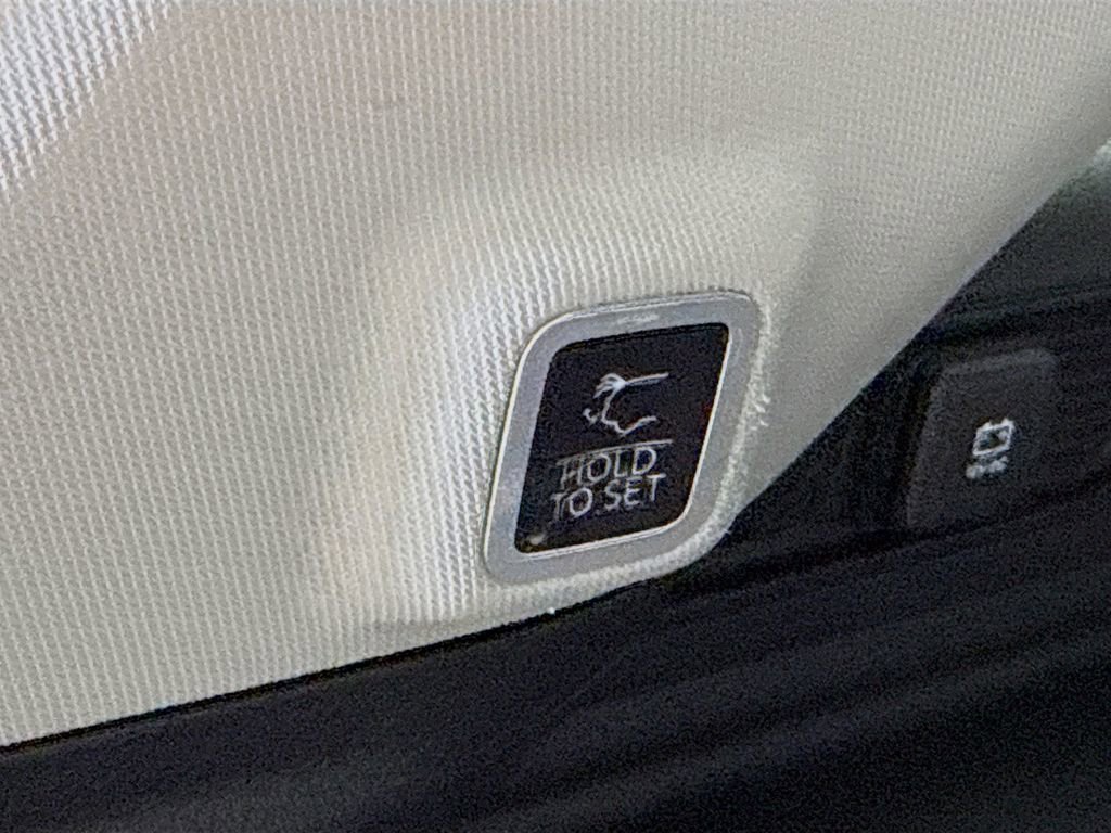 Used 2022 Jeep Grand Cherokee Limited 4xe image 32