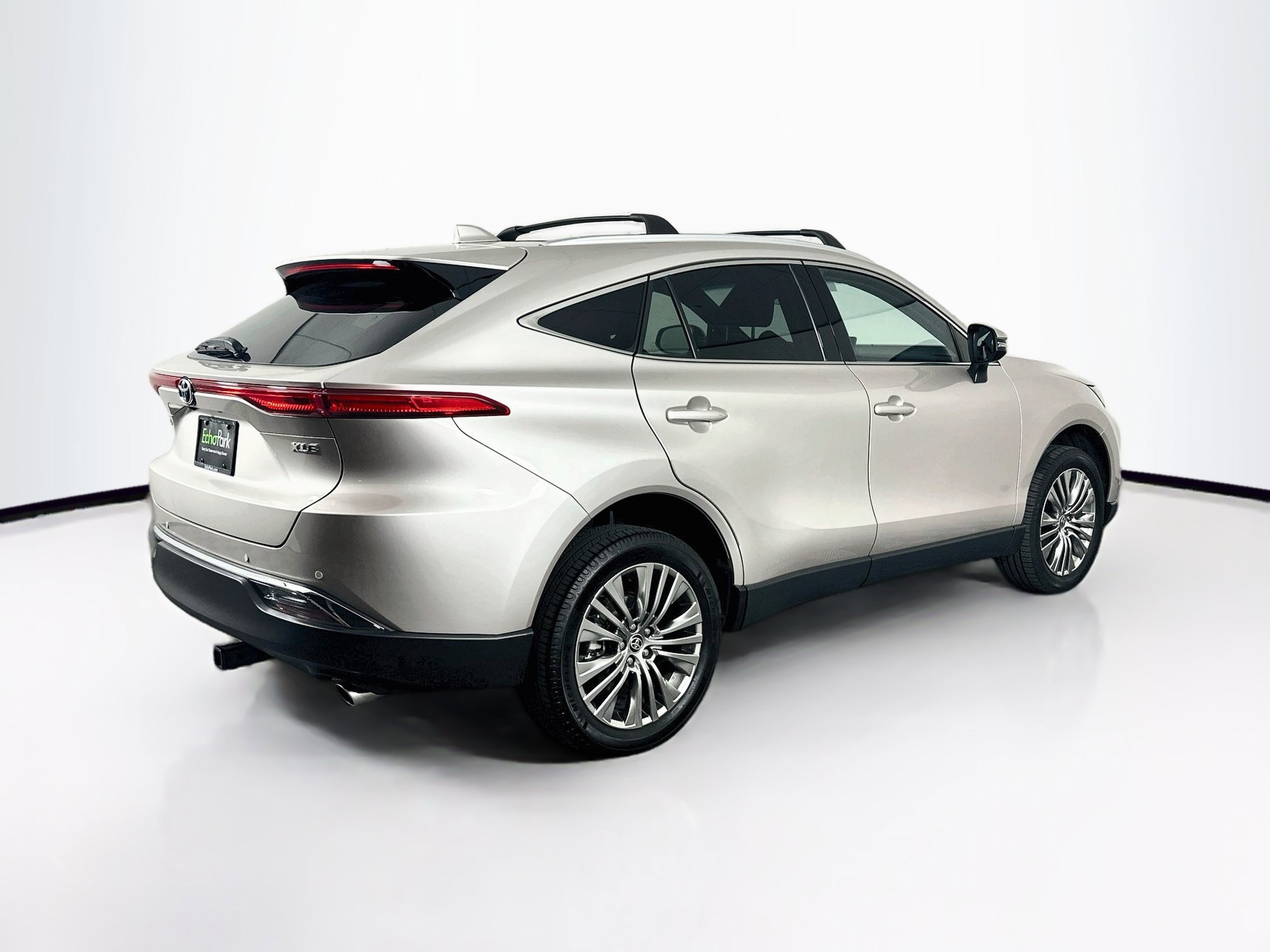 Used 2024 Toyota Venza XLE AWD/4WD image 9