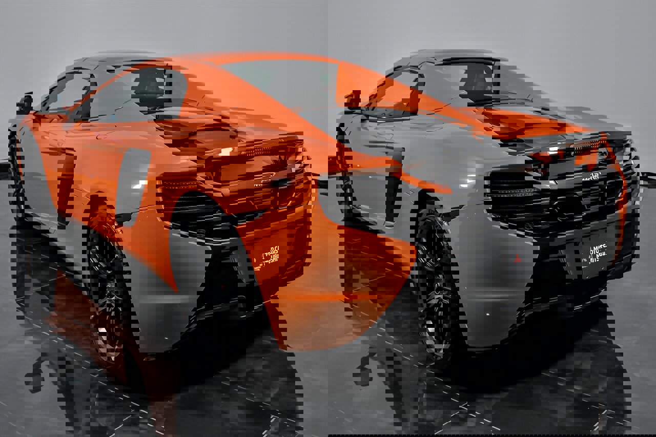 Used 2015 McLaren 650S Spider image 10