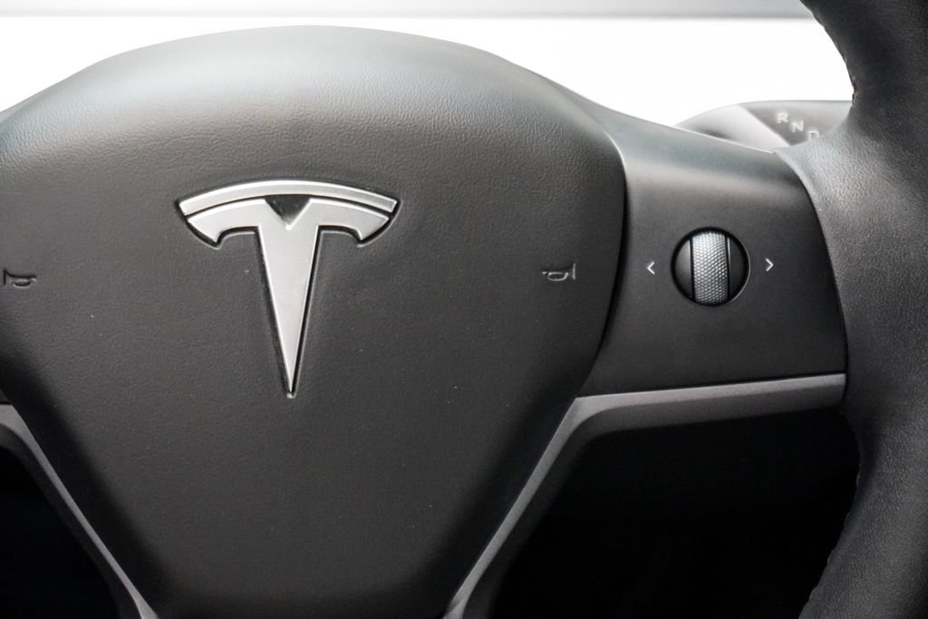 Used 2024 Tesla Model Y Long Range AWD/4WD image 14