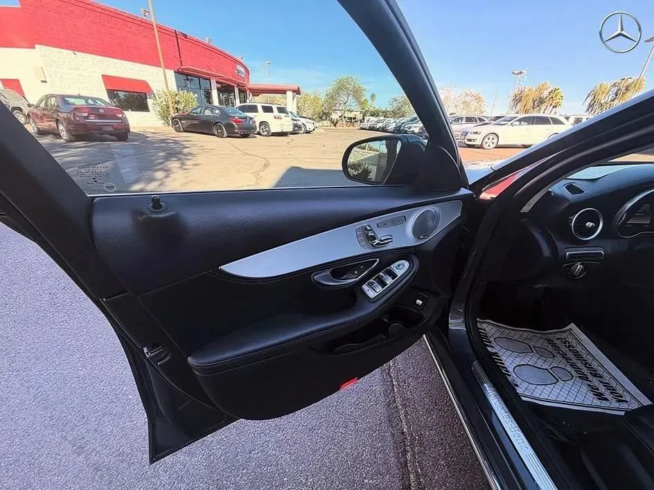 Used 2015 Mercedes-Benz C 300 Sedan image 9