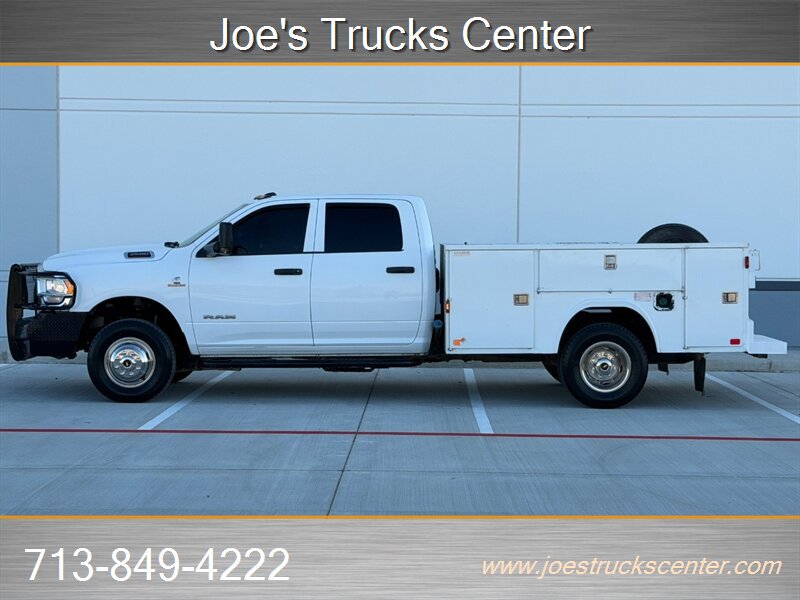 Used 2019 RAM 3500 Tradesman w/ Chrome Appearance Group RWD image 3