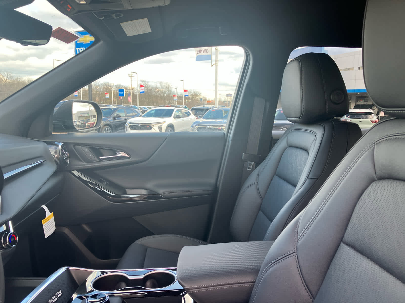 New 2026 Chevrolet Equinox LT w/ Convenience Package II image 10