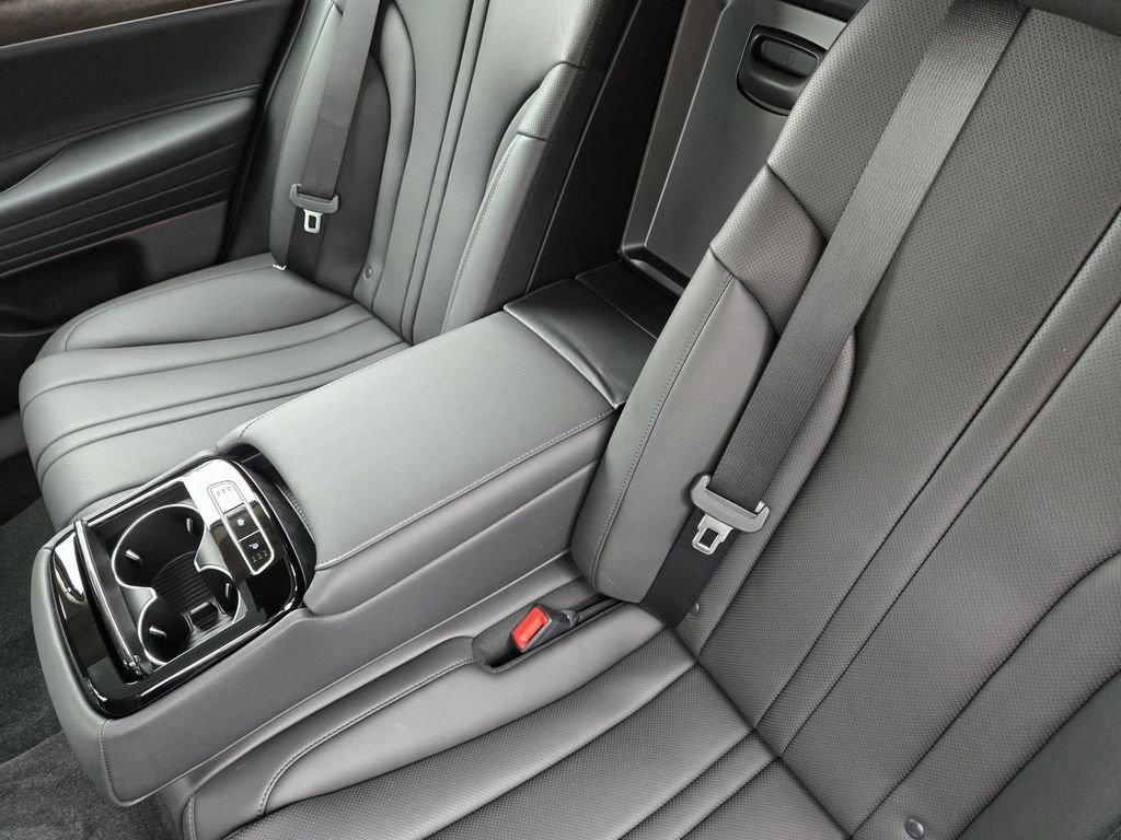 New 2025 Genesis G80 2.5T Advanced image 15