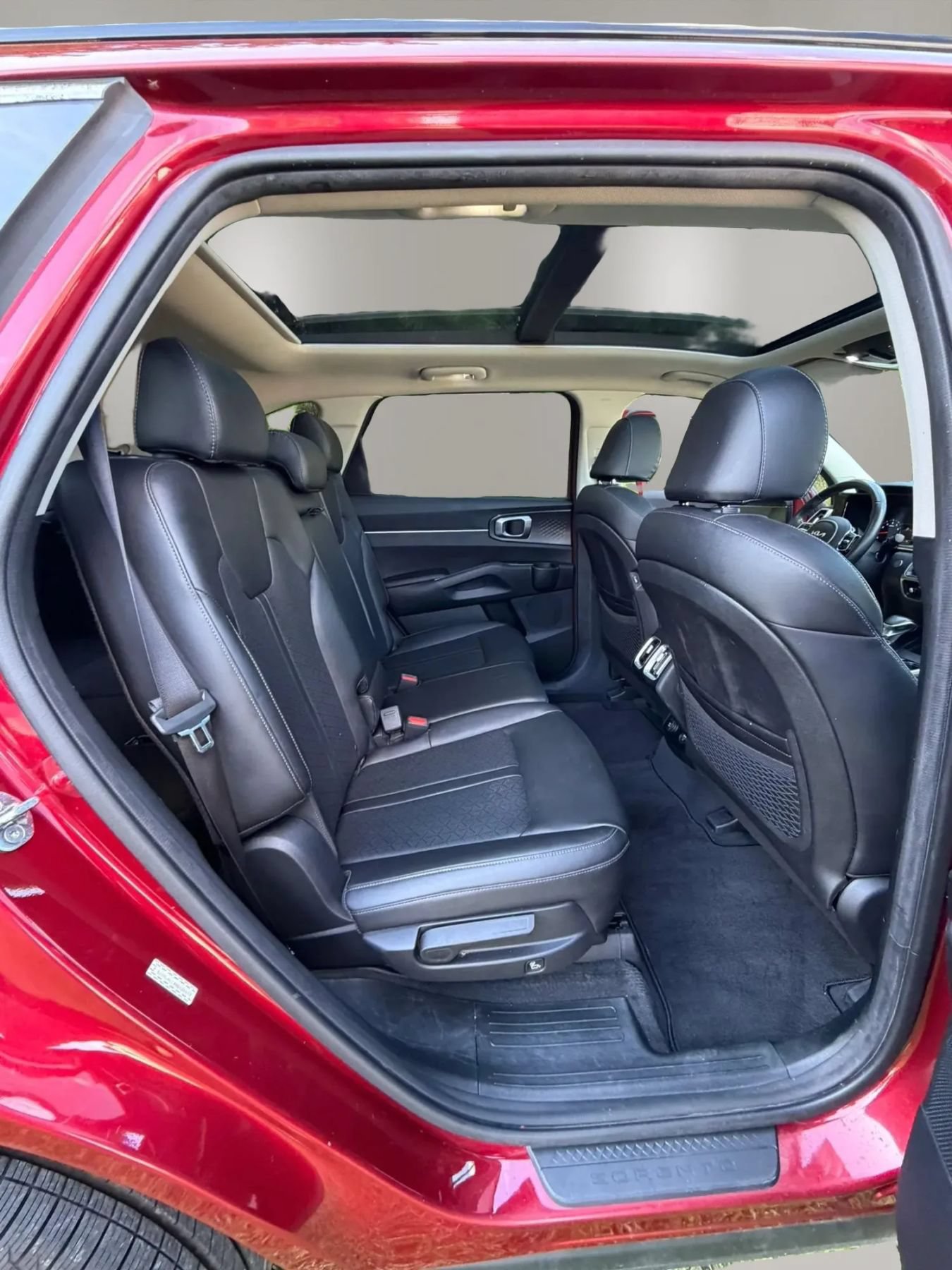 Used 2022 Kia Sorento S w/ Panoramic Sunroof Package FWD image 12