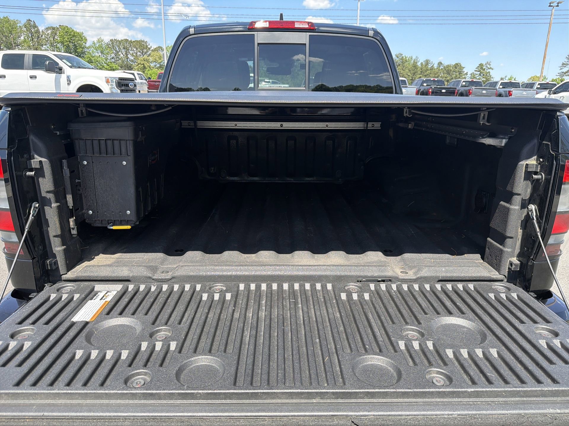 Used 2022 Nissan Frontier SV w/ SV Premium Package image 27