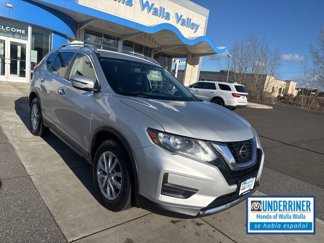 Used 2018 Nissan Rogue SV image 1