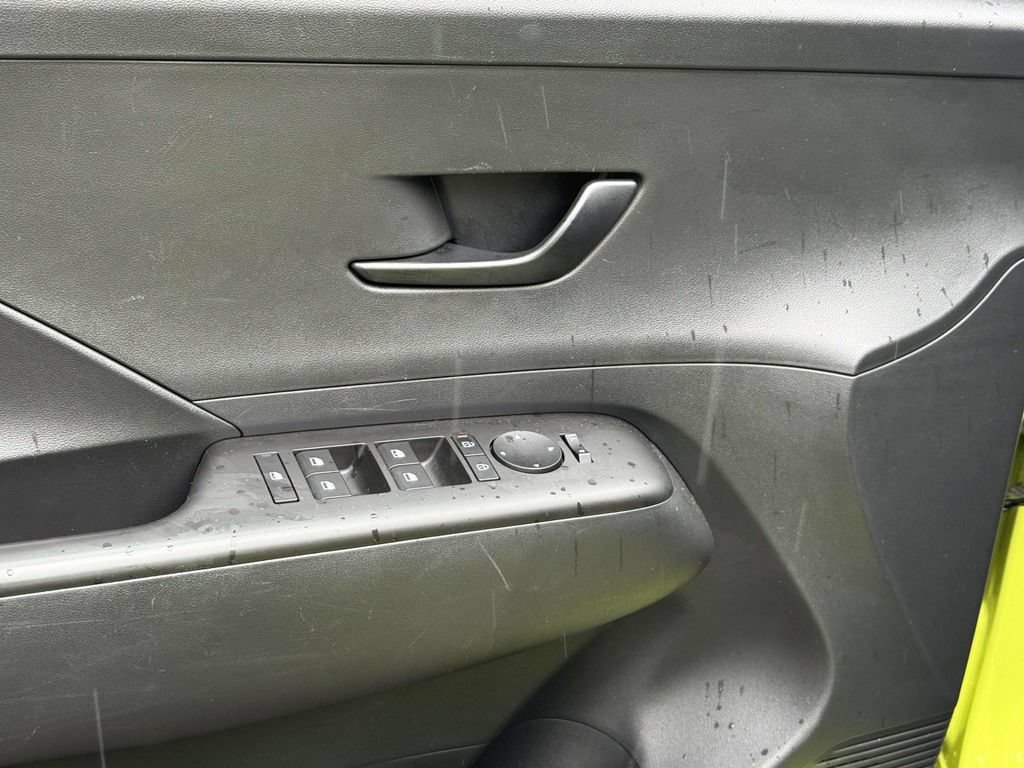 Used 2025 Hyundai Kona SEL FWD image 25