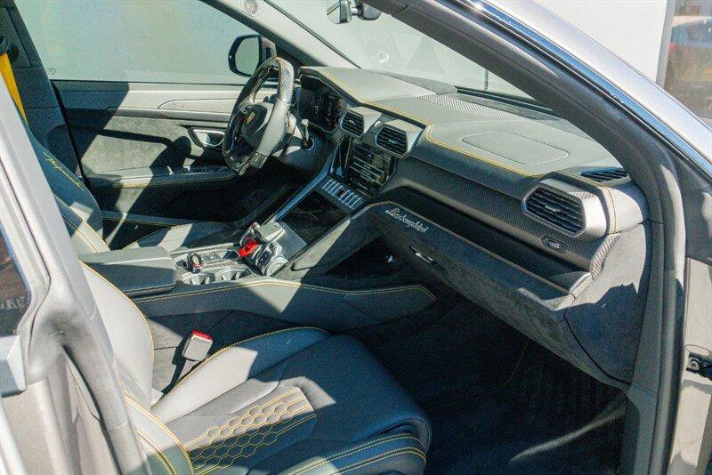 Used 2024 Lamborghini Urus Performante image 9