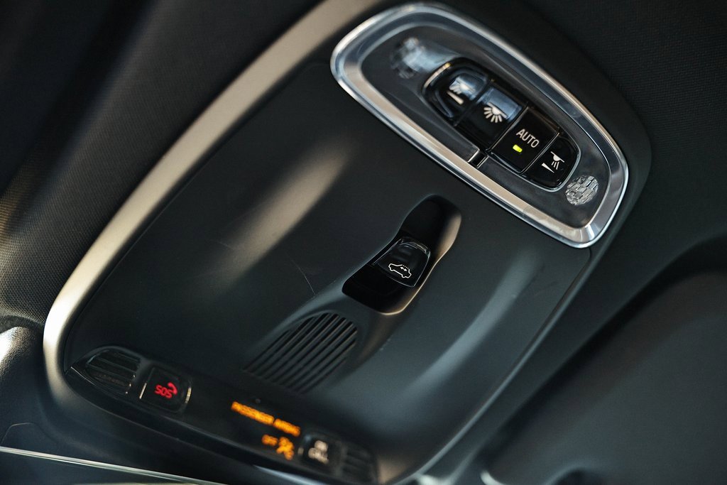 Used 2021 Volvo XC60 T5 Inscription w/ Protection Package Premier image 43