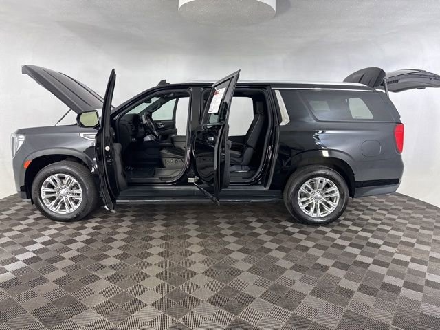 Used 2021 GMC Yukon XL SLT w/ SLT Premium Package image 11