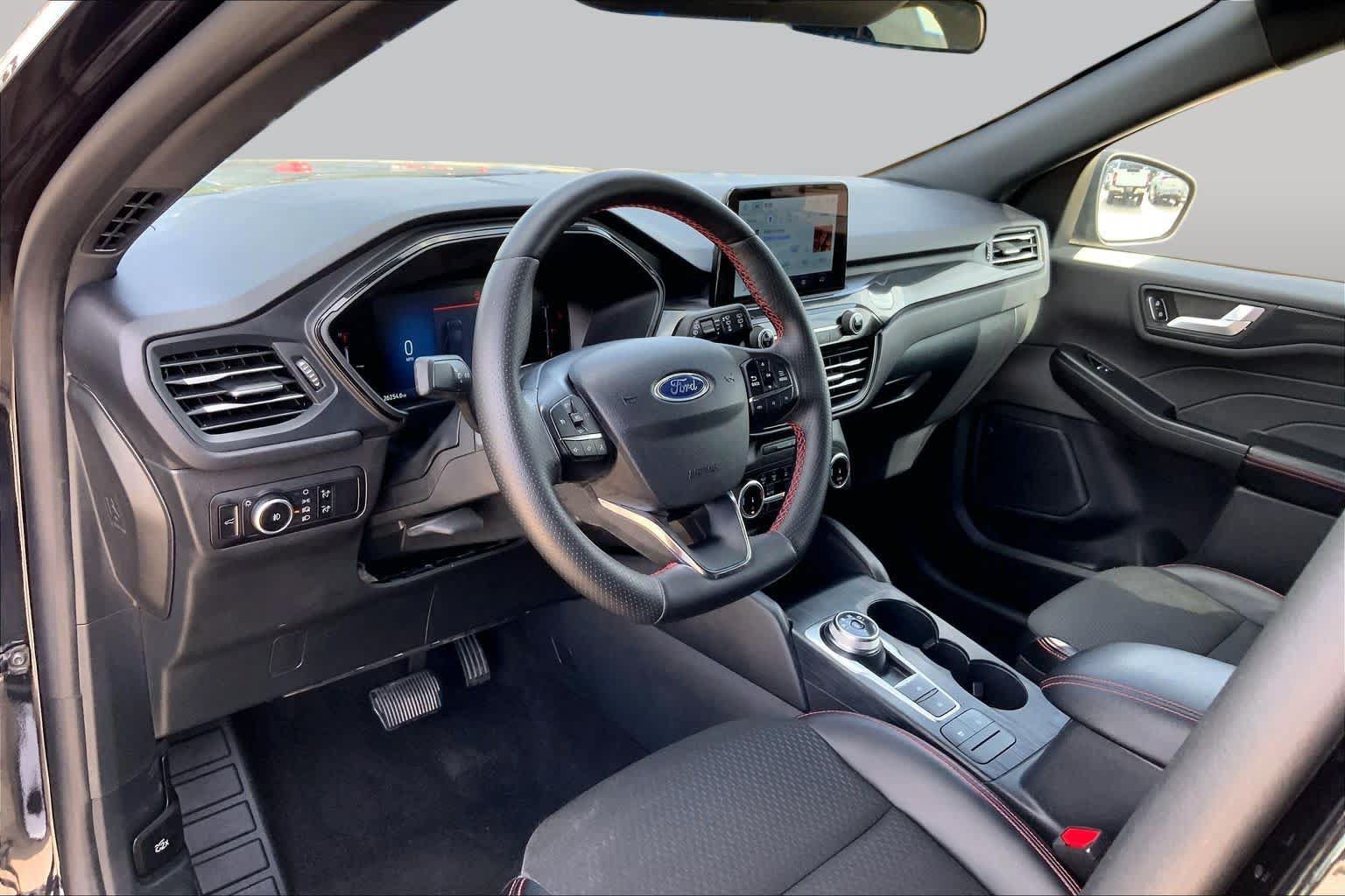 Used 2025 Ford Escape ST-Line Select AWD/4WD image 17