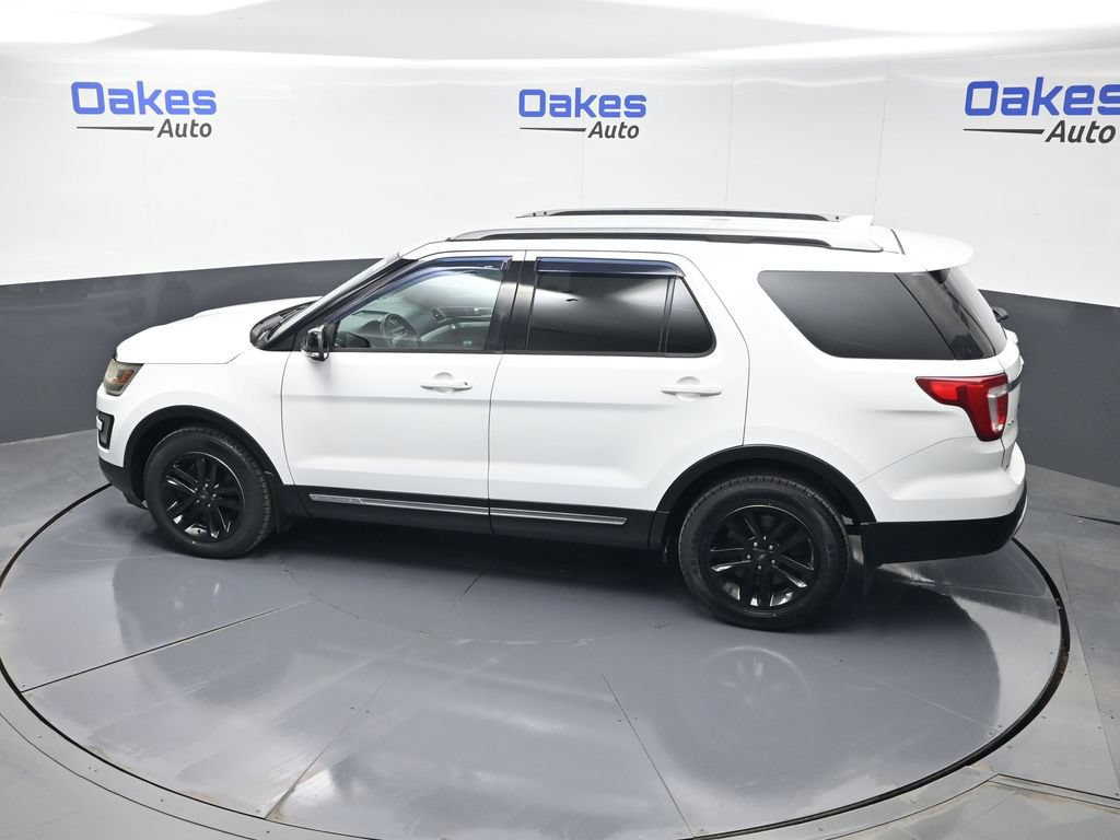 Used 2017 Ford Explorer XLT FWD image 46