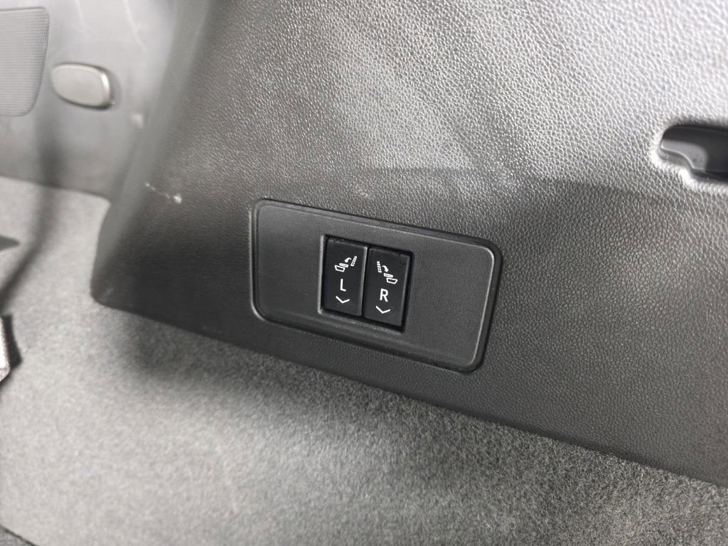 Used 2023 Cadillac XT6 Luxury FWD image 36