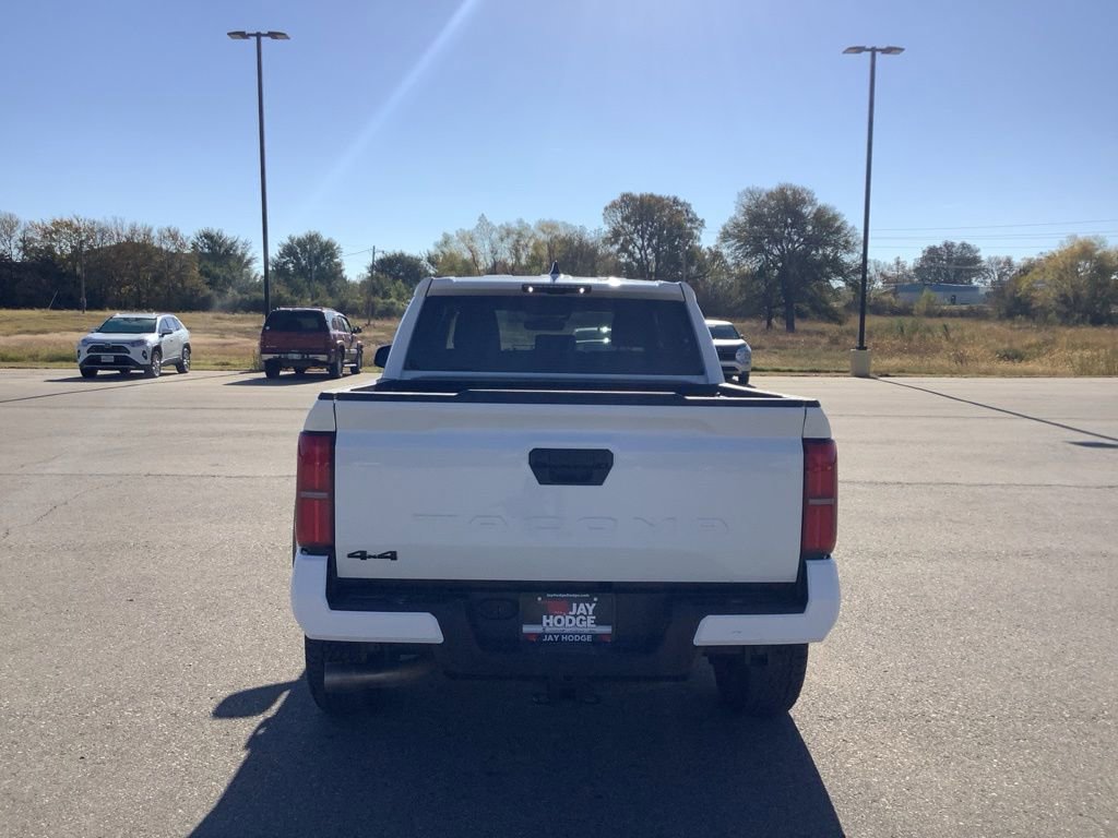Used 2024 Toyota Tacoma TRD Off-Road image 6