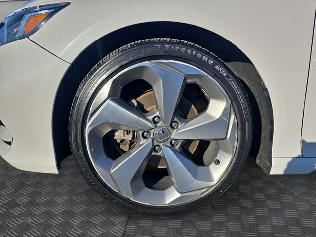 Used 2018 Honda Accord Touring image 13