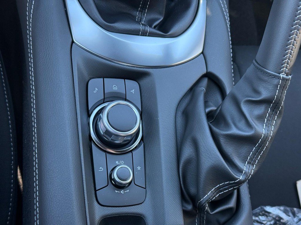 New 2026 MAZDA MX-5 Miata Club w/ Interior Package RWD image 14