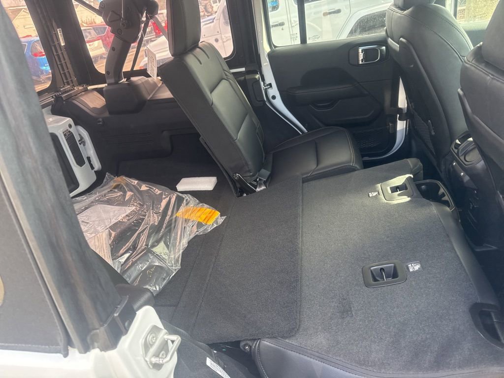 New 2025 Jeep Wrangler Sahara image 39