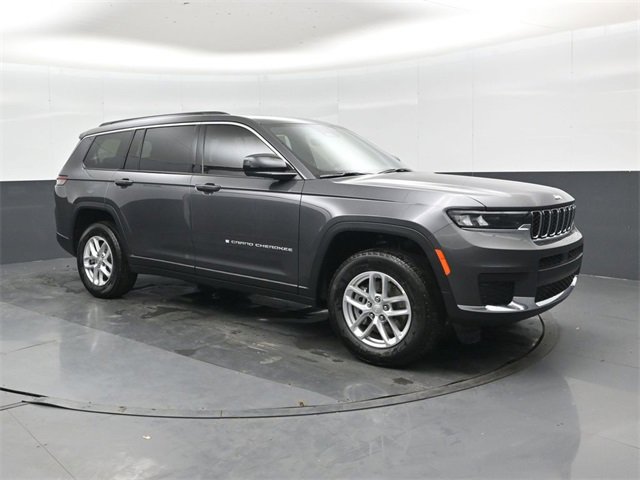 New 2025 Jeep Grand Cherokee L Laredo image 1