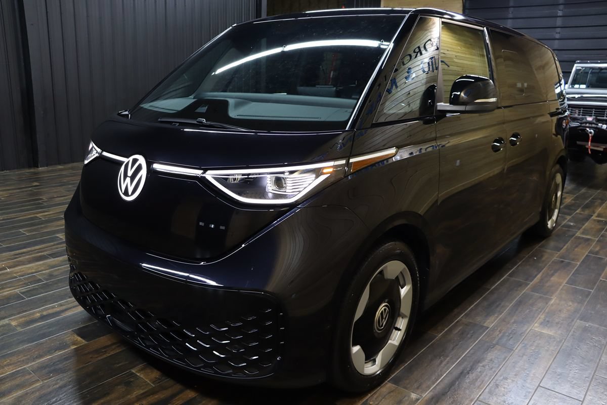 Used 2025 Volkswagen ID. Buzz Pro S RWD image 6