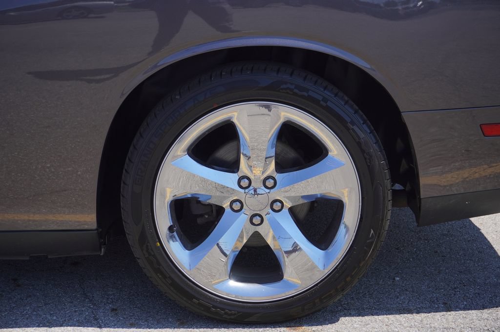Used 2014 Dodge Challenger R/T Plus RWD image 11