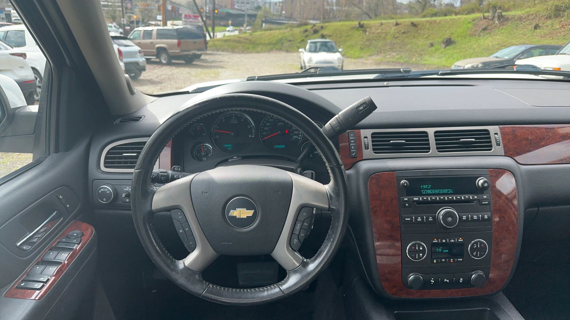 Used 2014 Chevrolet Suburban LT image 11