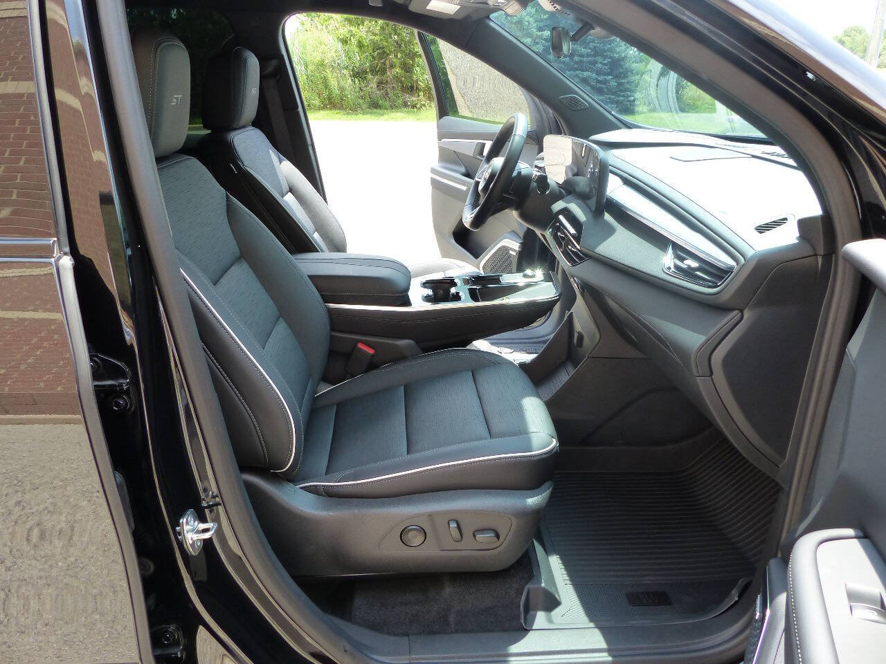 Used 2026 Buick Enclave Sport Touring w/ Power Package AWD/4WD image 59