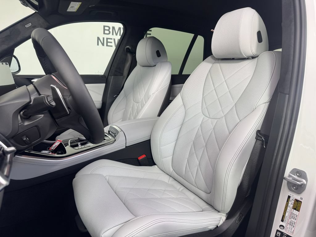 New 2026 BMW X5 xDrive40i w/ M Sport Package AWD/4WD image 12