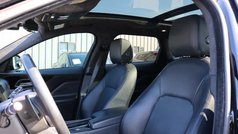 Used 2020 Jaguar F-PACE Premium AWD/4WD image 9