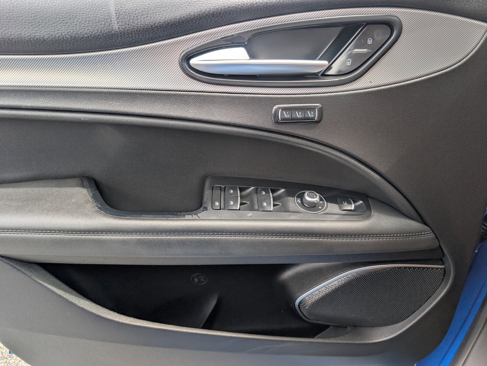 Used 2022 Alfa Romeo Stelvio Veloce image 32