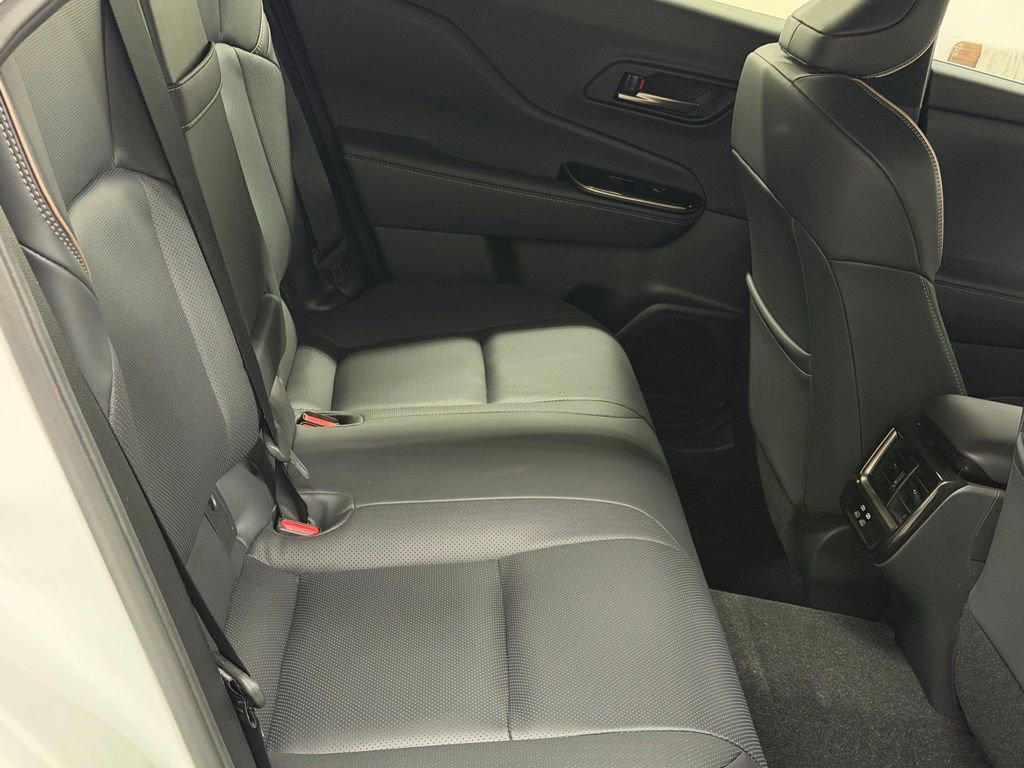 Used 2025 Toyota Crown Signia XLE image 17