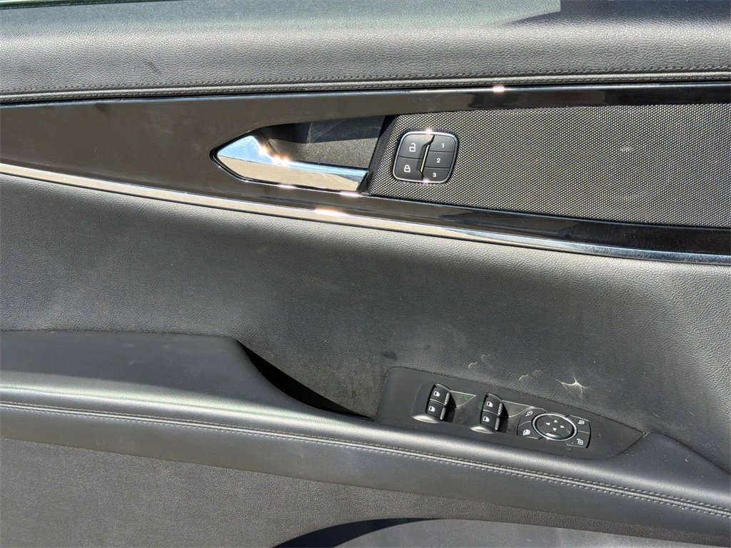 Used 2022 Lincoln Nautilus FWD image 9