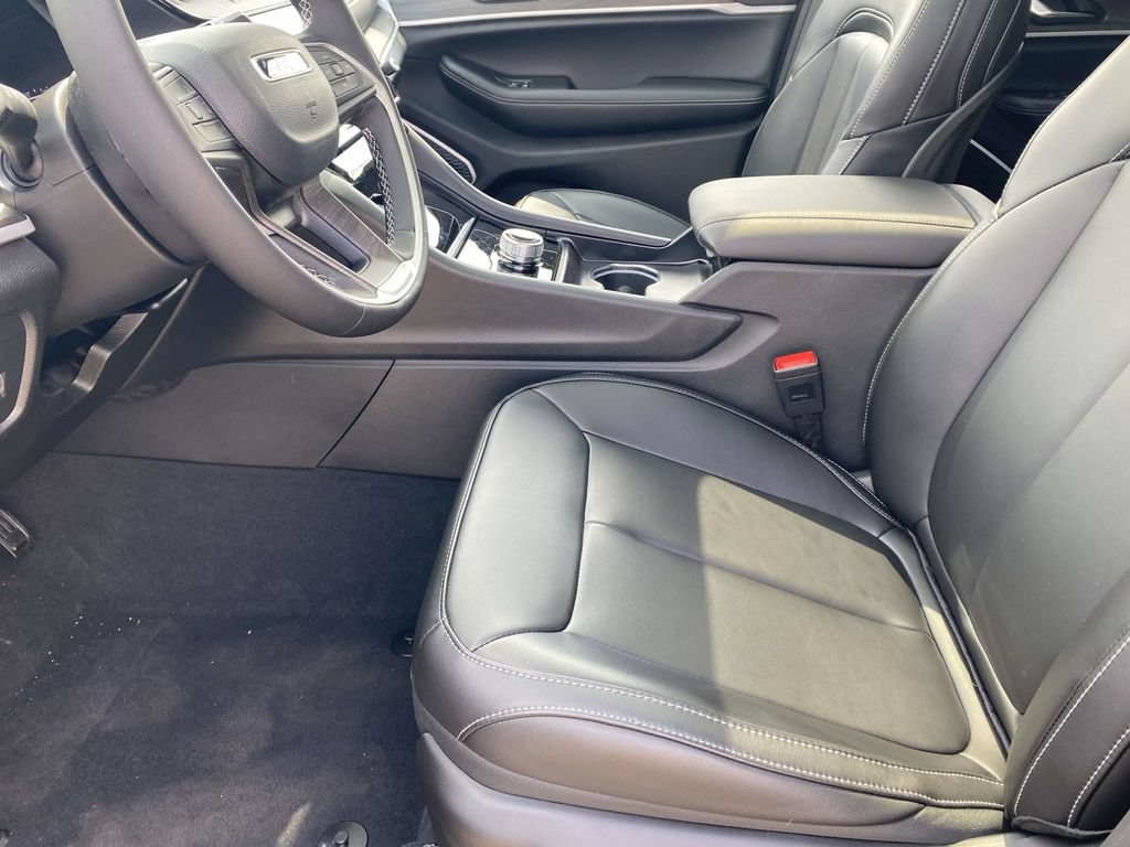 New 2026 Jeep Grand Cherokee Limited w/ Limited Altitude Package RWD image 13