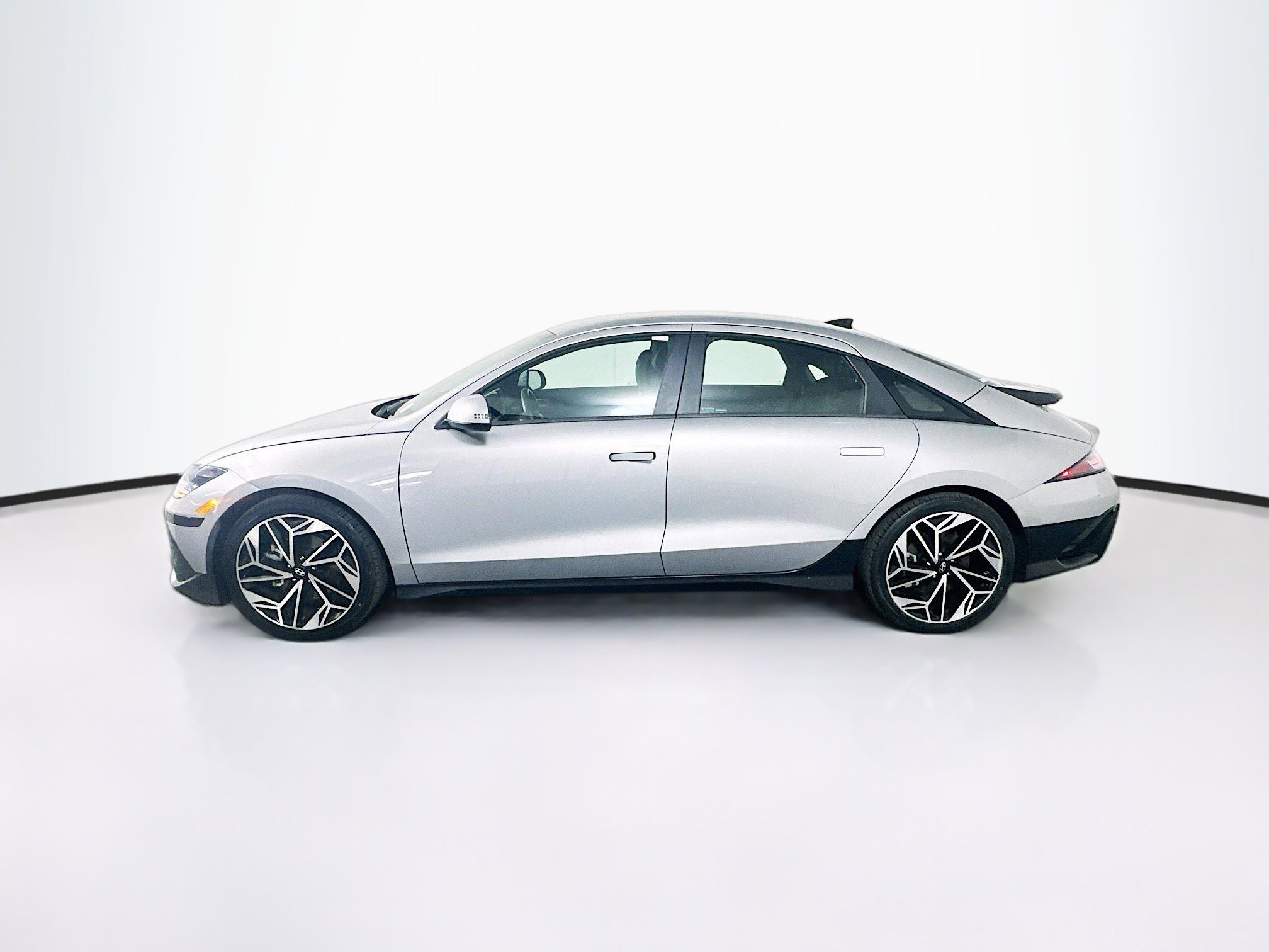 Used 2024 Hyundai Ioniq 6 SEL RWD image 4