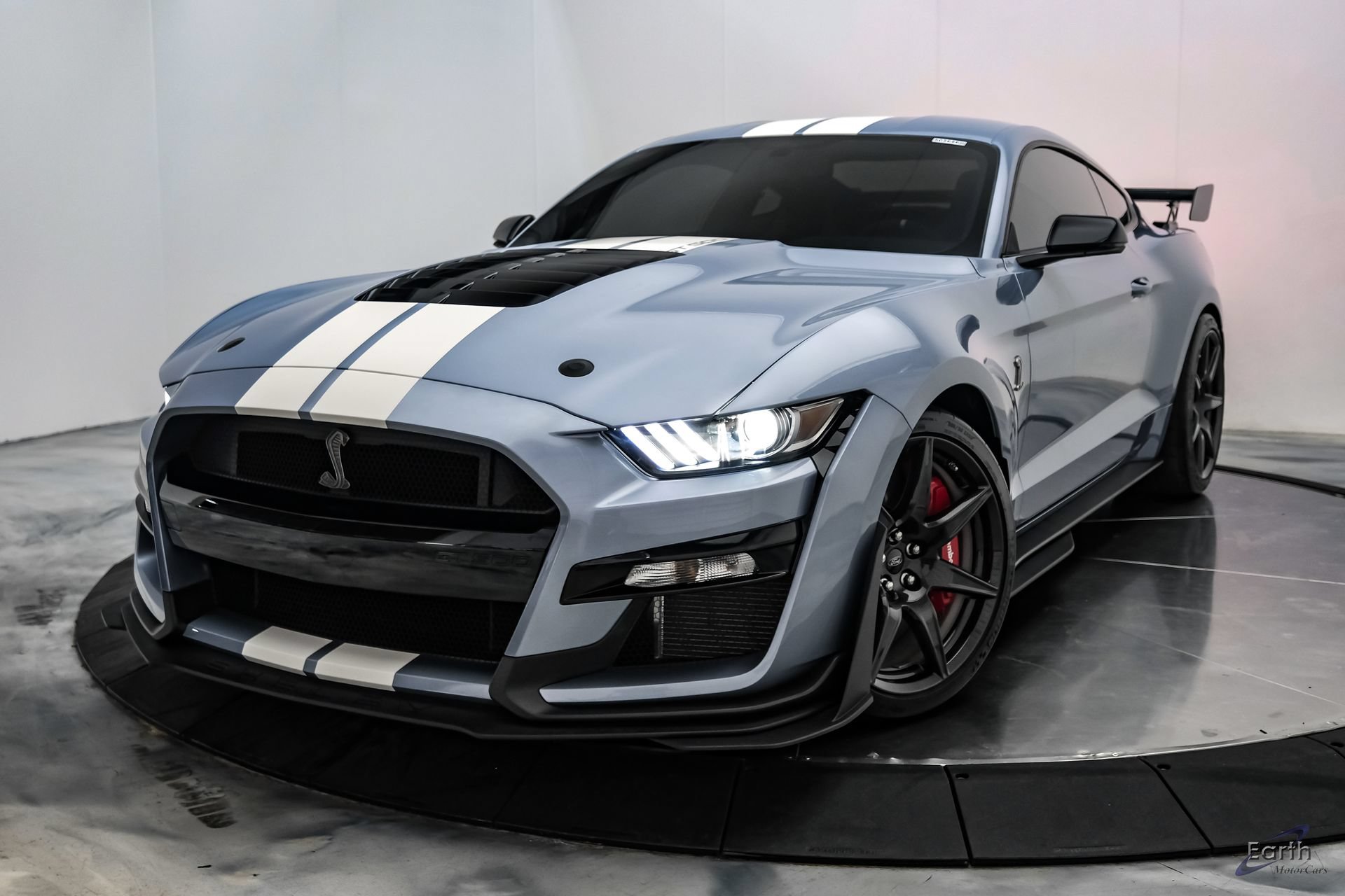Used 2022 Ford Mustang Shelby GT500 w/ Carbon Fiber Track Pack RWD image 6