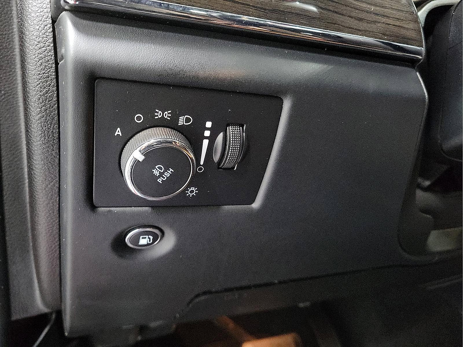 Used 2021 Jeep Grand Cherokee Summit AWD/4WD image 13