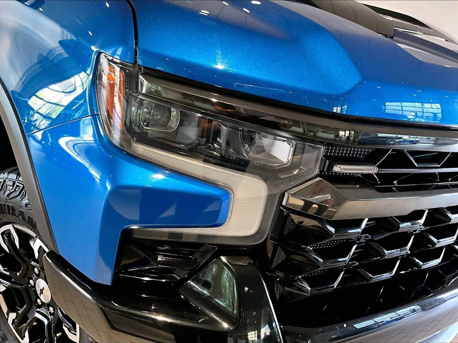 Used 2022 Chevrolet Silverado 1500 ZR2 w/ Technology Package image 15