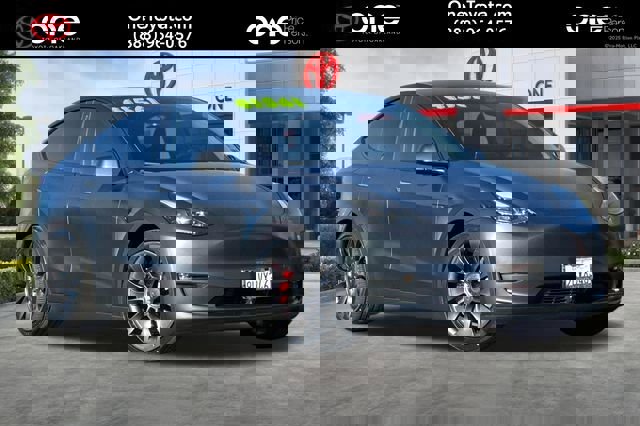 Used 2024 Tesla Model Y Performance image 1