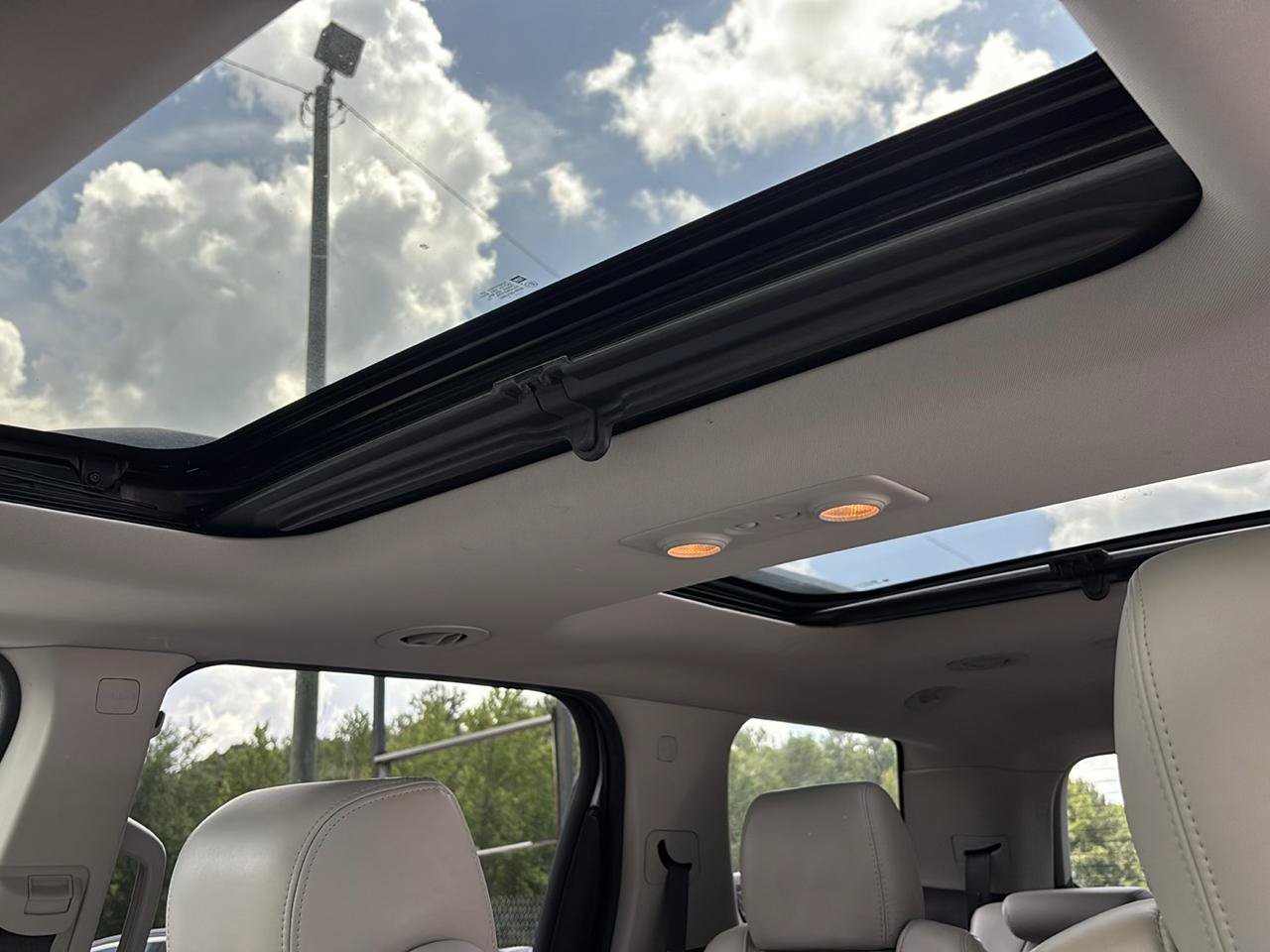 Used 2011 GMC Acadia Denali FWD image 9