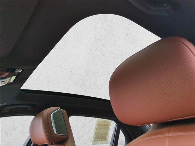 Used 2025 BMW 750e xDrive AWD/4WD image 16