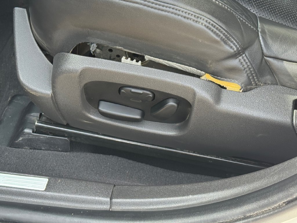 Used 2009 Lincoln MKS AWD image 17