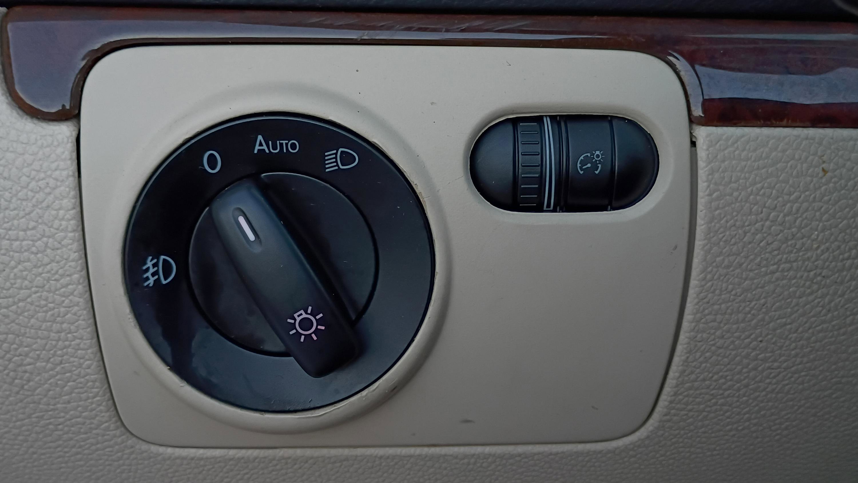 Used 2009 Volkswagen Eos Lux image 26