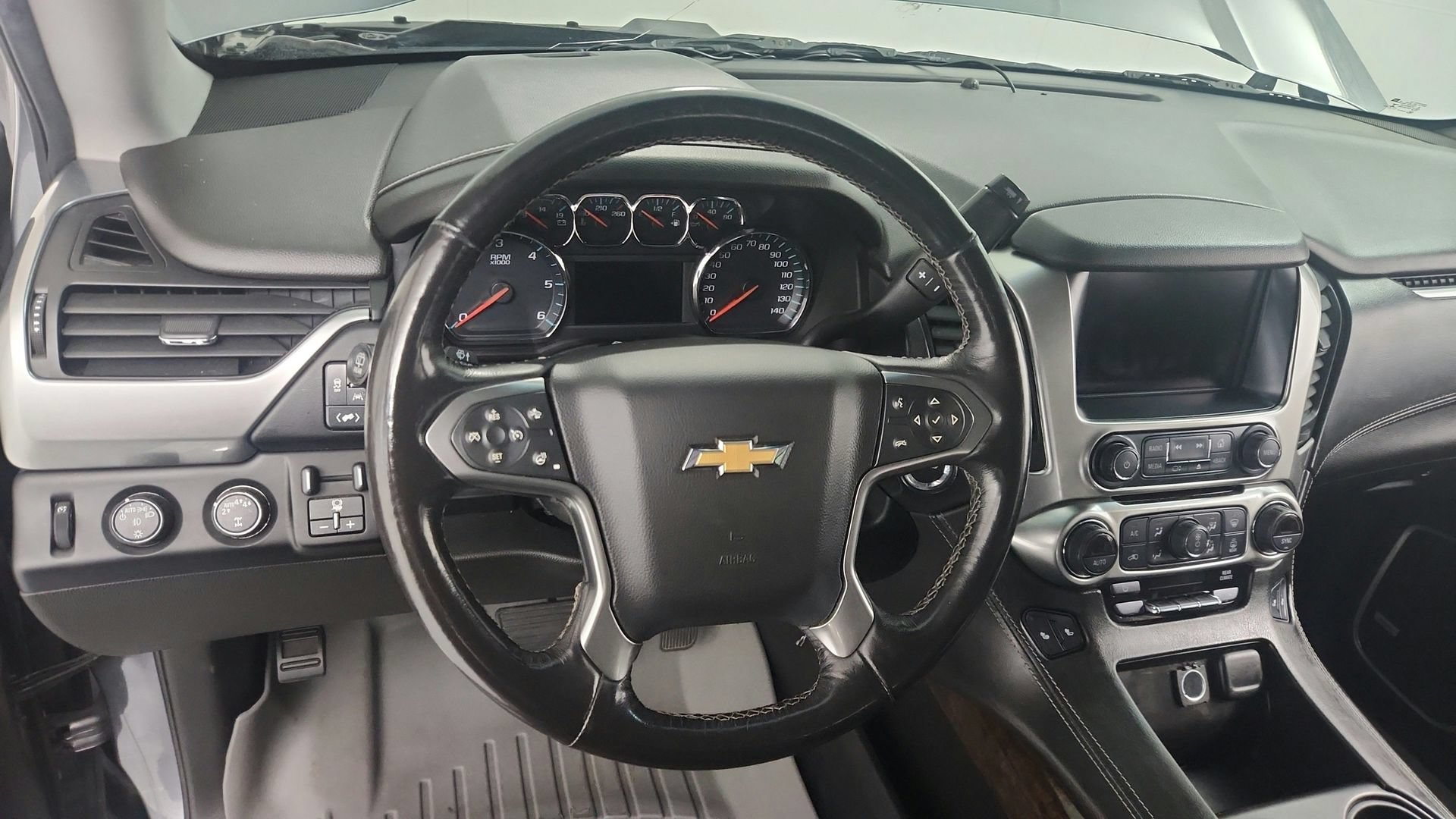 Used 2018 Chevrolet Tahoe LT w/ LT Signature Package AWD/4WD image 18