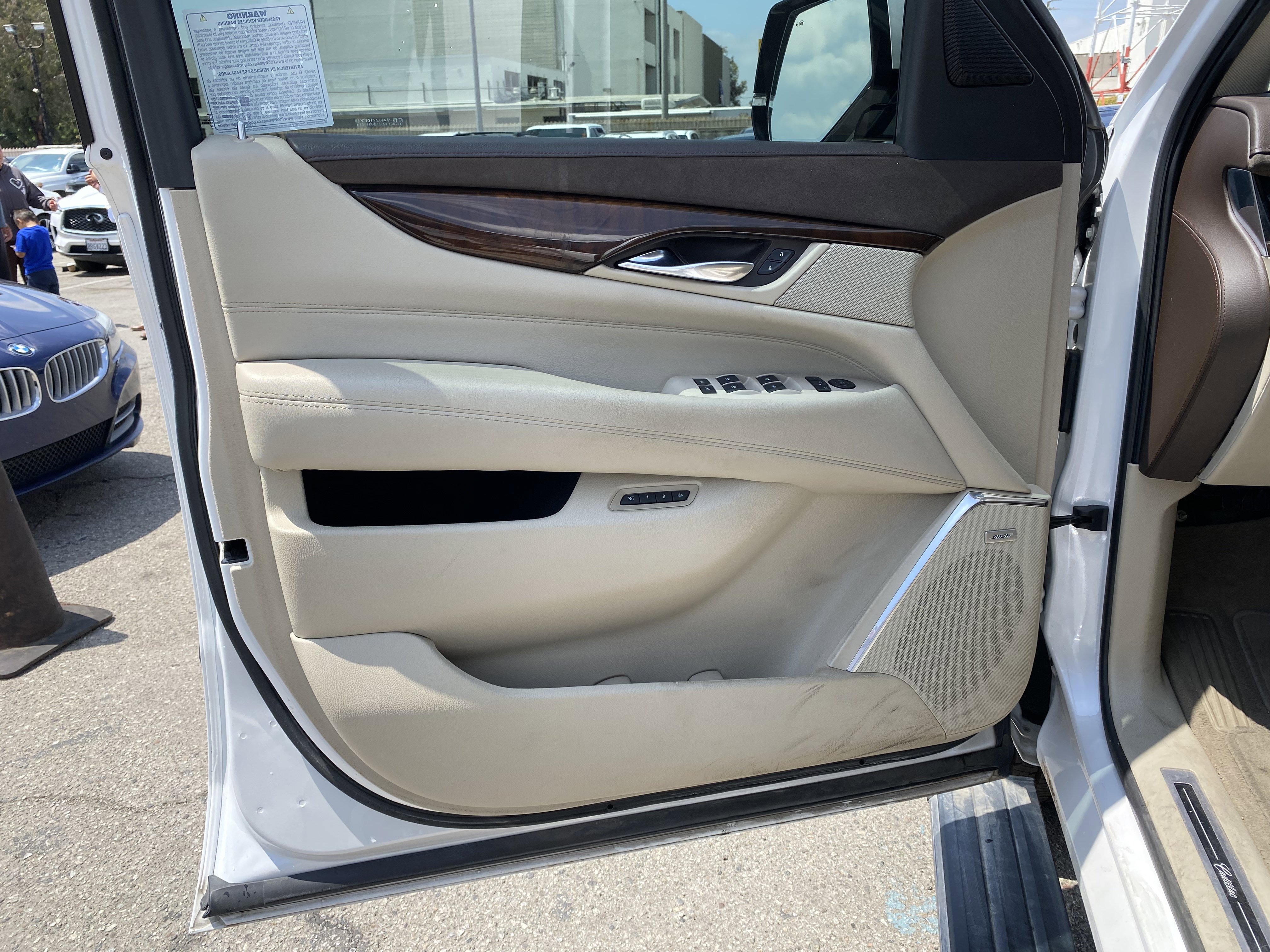 Used 2017 Cadillac Escalade ESV Premium Luxury RWD image 14
