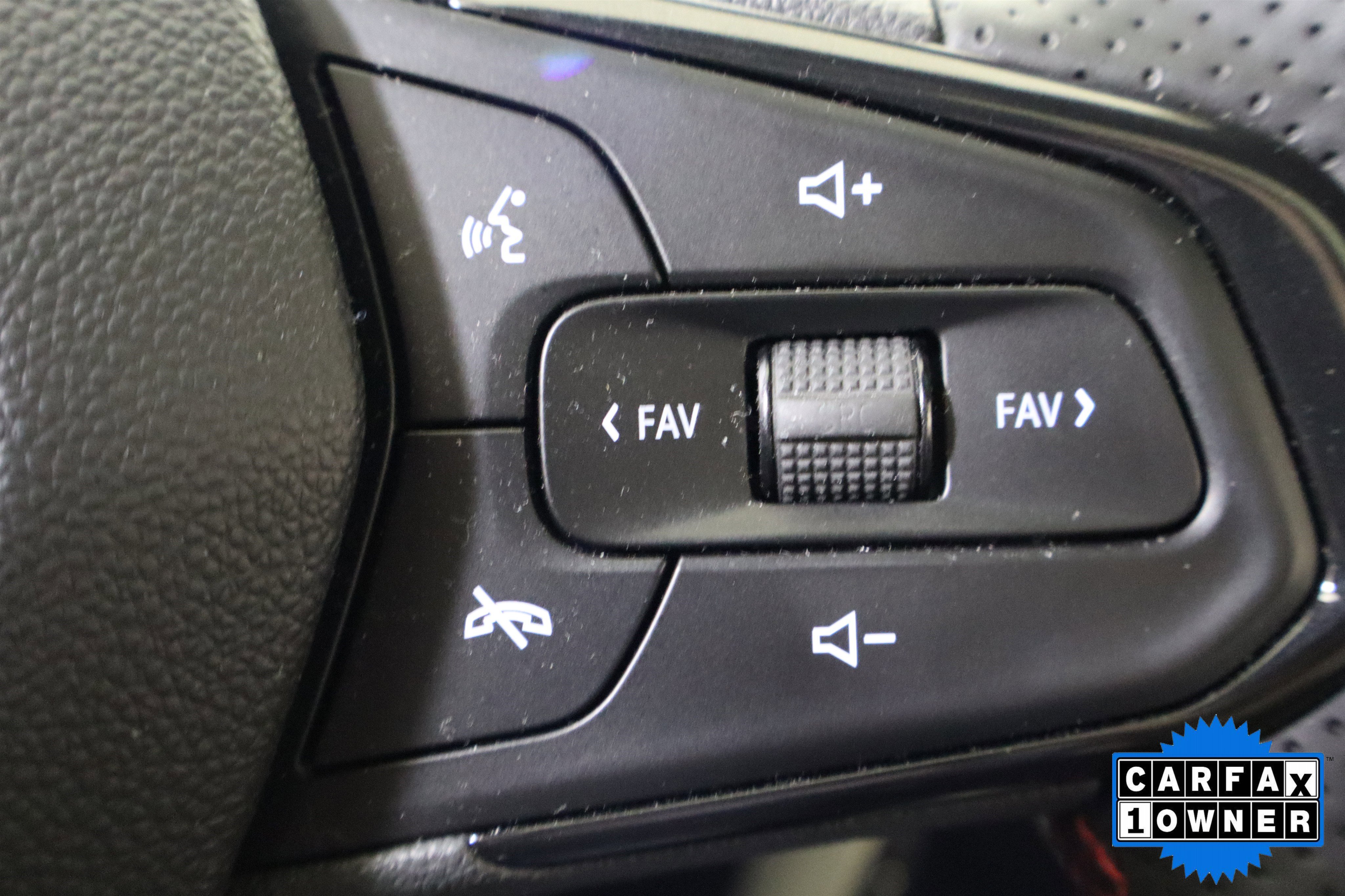 Used 2024 Chevrolet Trax RS w/ Sunroof Package image 28