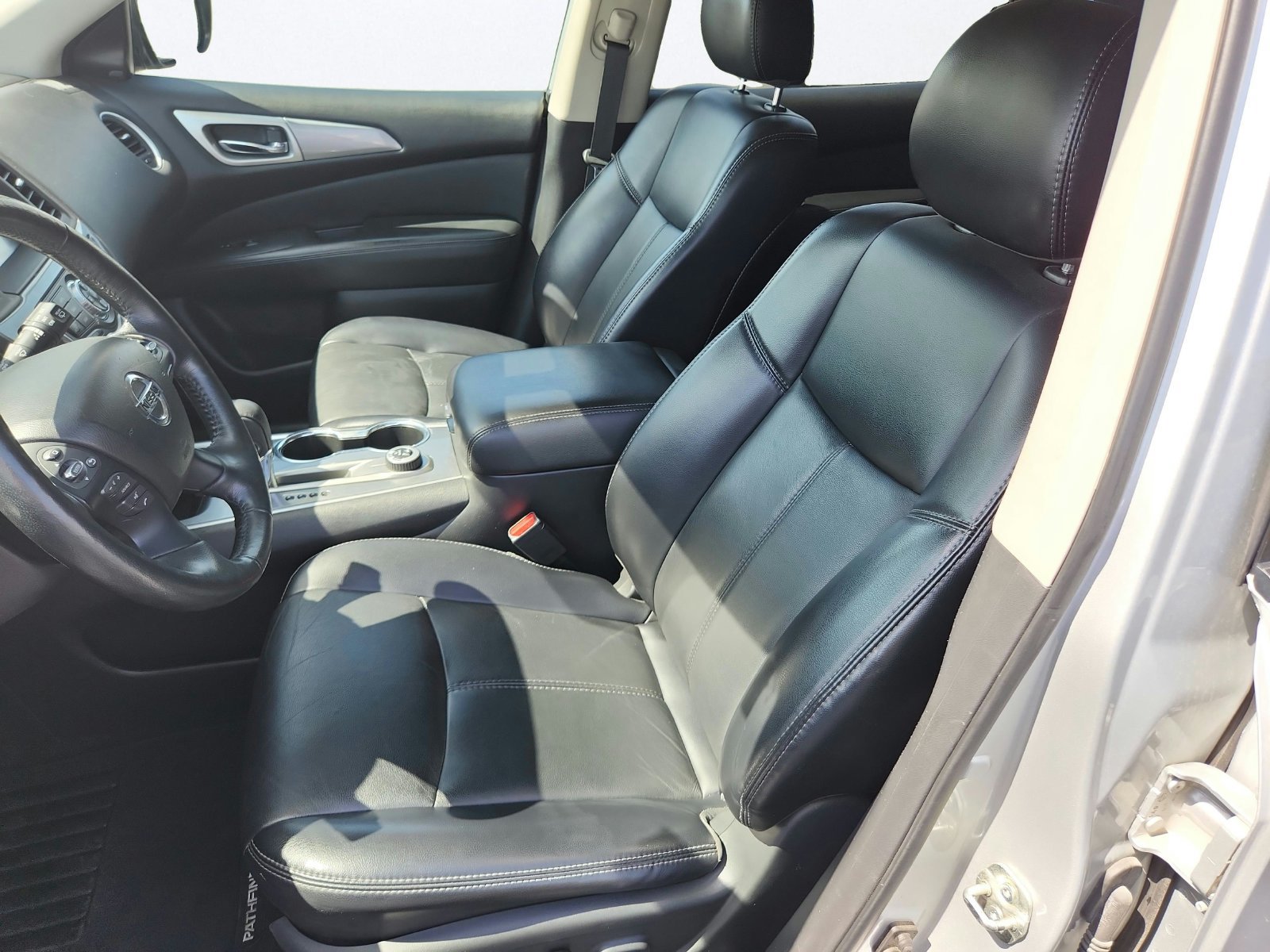 Used 2019 Nissan Pathfinder SL AWD/4WD image 35