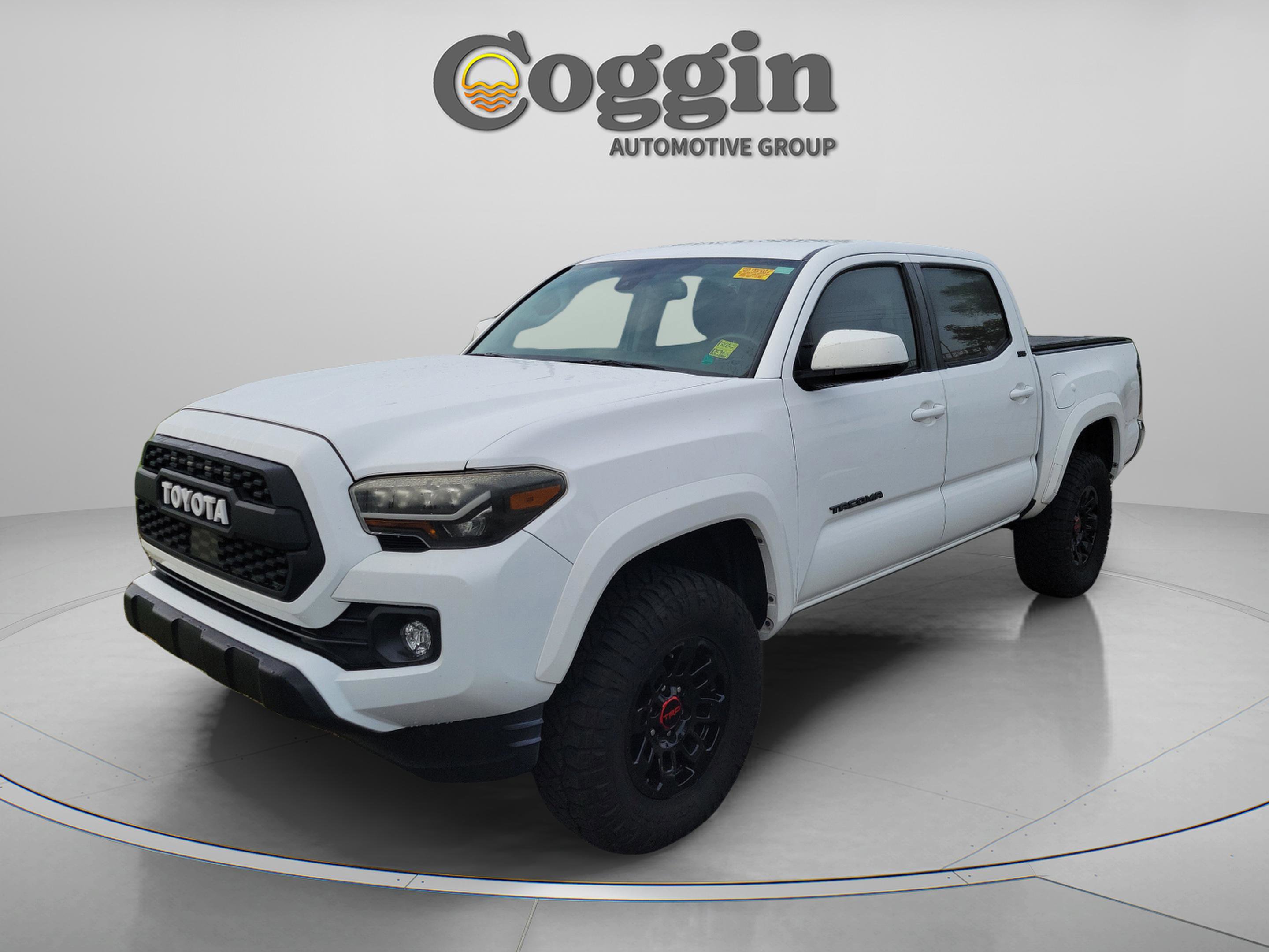 Used 2021 Toyota Tacoma SR5 AWD/4WD image 1