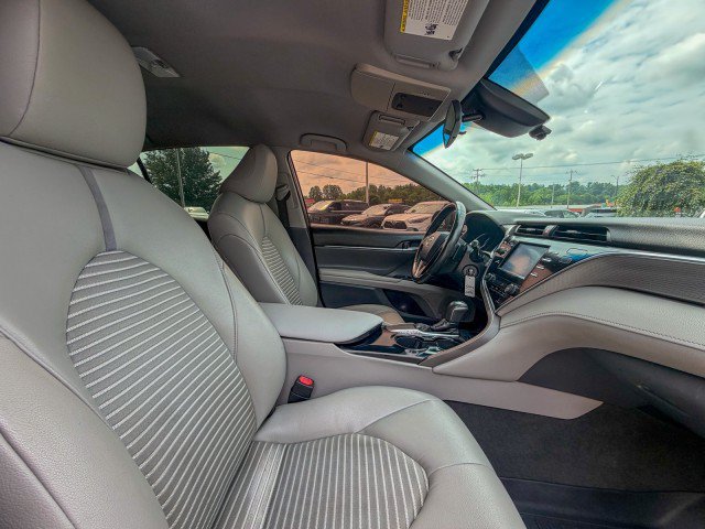 Used 2018 Toyota Camry SE FWD image 18