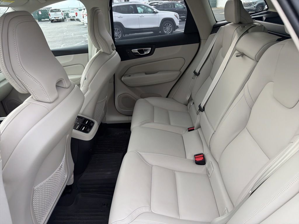 Used 2025 Volvo XC60 B5 Ultra w/ Protection Package Premier image 13